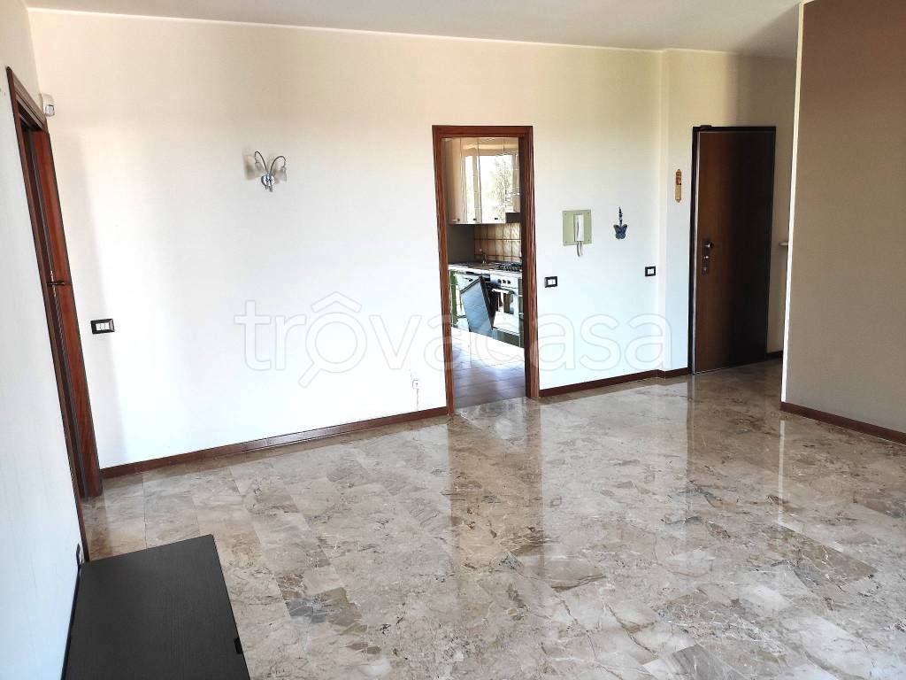 appartamento in vendita a Pavia in zona Vallone