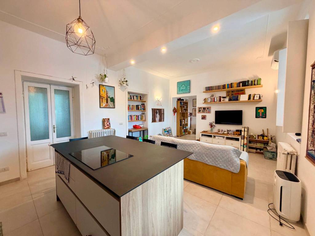 appartamento in vendita a Pavia in zona Centro Città