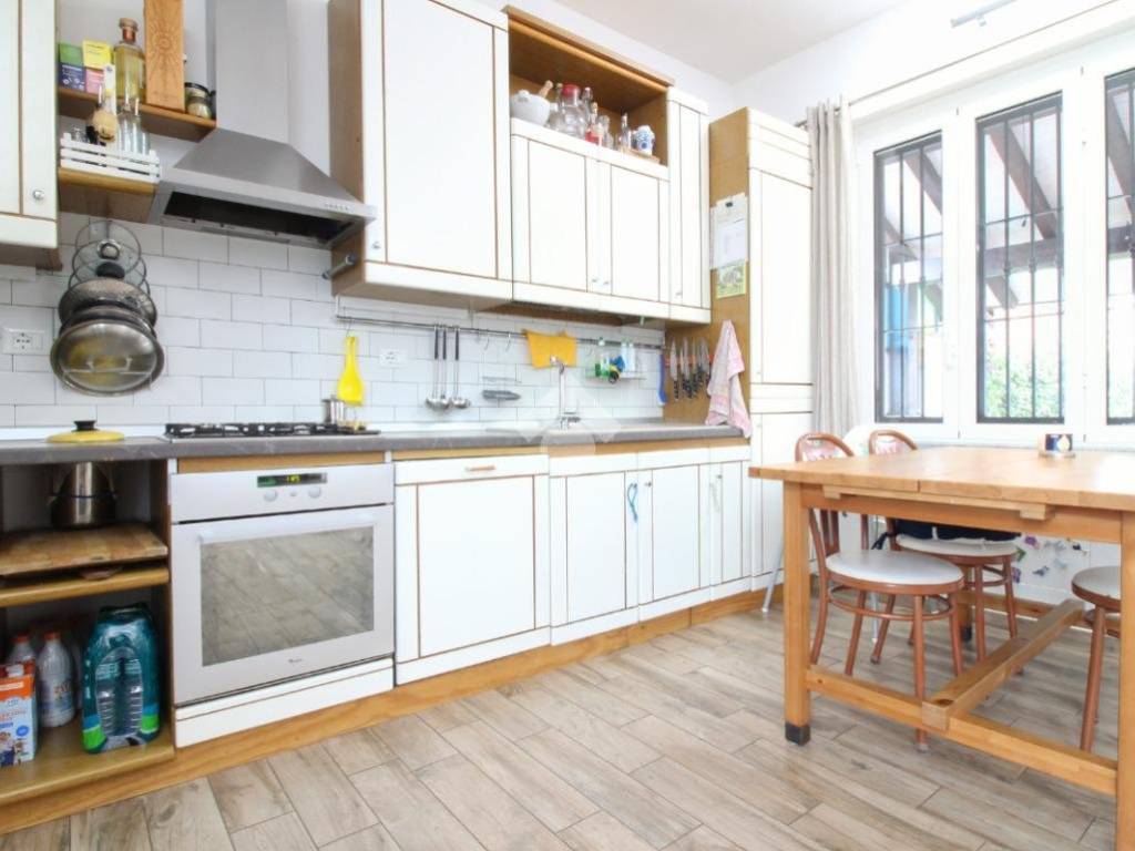 casa indipendente in vendita a Pavia in zona Campo Coni