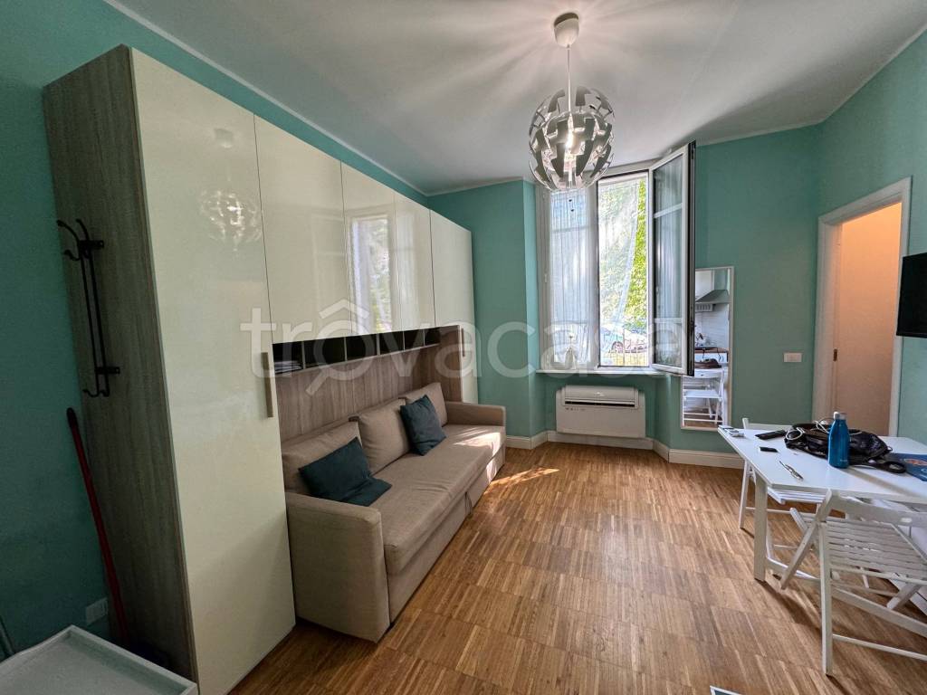 appartamento in vendita a Pavia in zona Pompieri