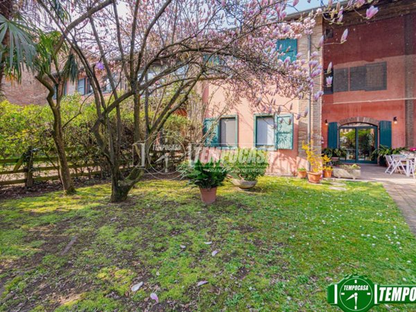 casa indipendente in vendita a Pavia in zona Ca' Della Terra
