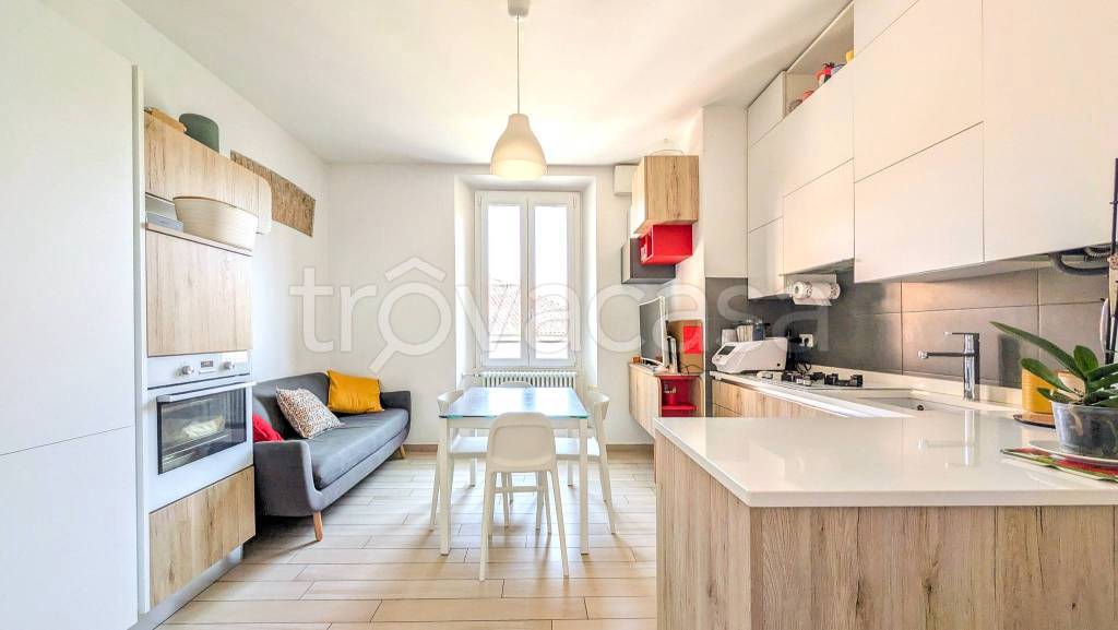 appartamento in vendita a Pavia in zona Stazione