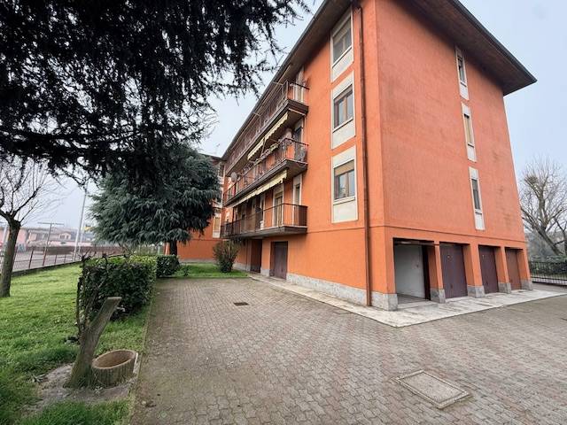 appartamento in vendita a Pavia in zona Campo Coni