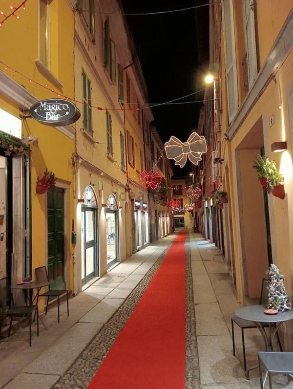 negozio in vendita a Pavia