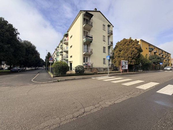 appartamento in vendita a Pavia in zona Vallone