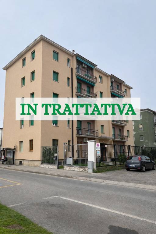 appartamento in vendita a Pavia in zona Pompieri