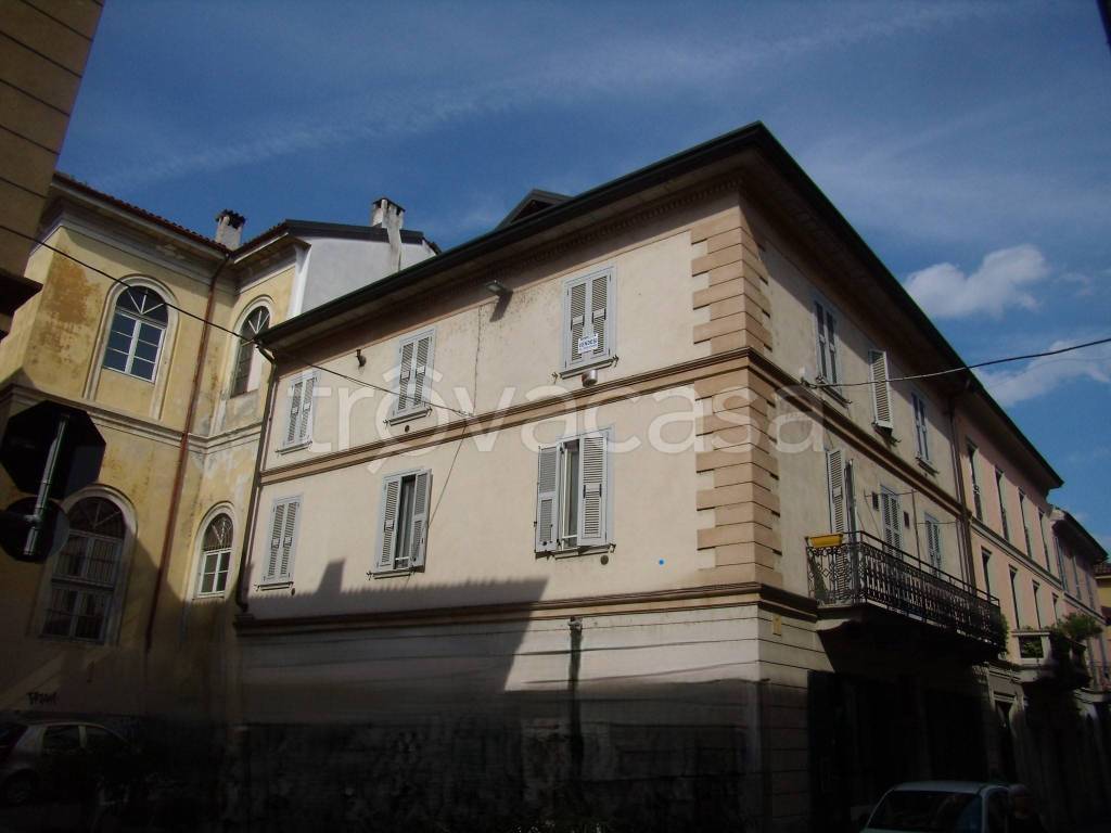 appartamento in vendita a Pavia in zona Centro Città