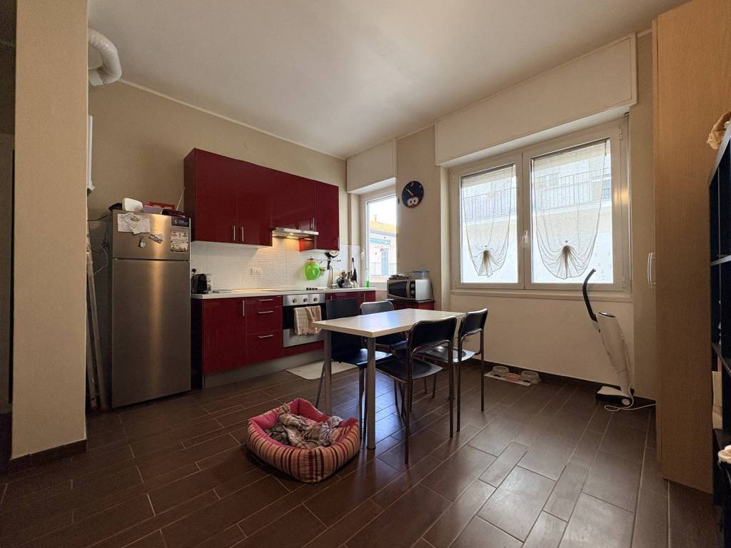 appartamento in vendita a Pavia in zona Pompieri