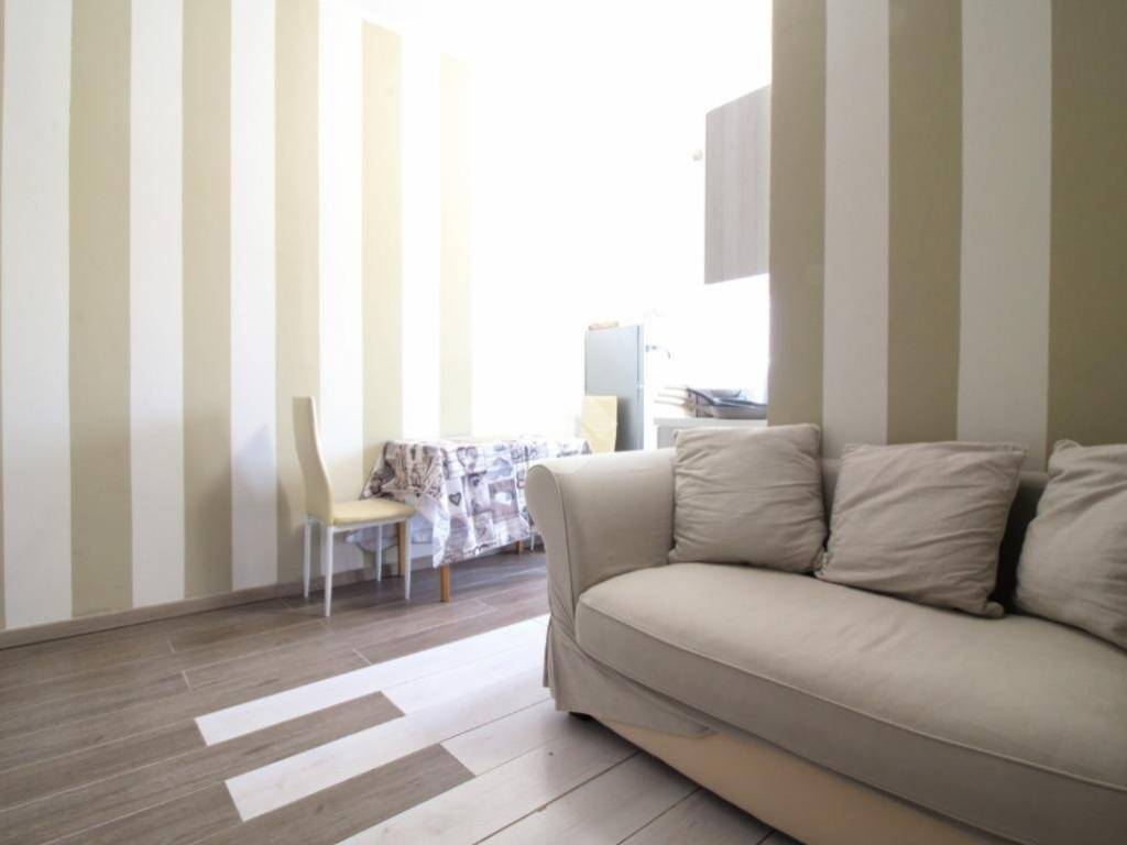 appartamento in vendita a Pavia in zona Pompieri