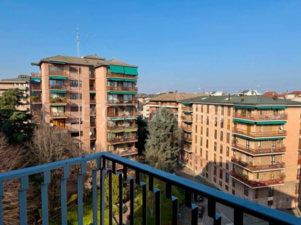 appartamento in vendita a Pavia in zona Stazione