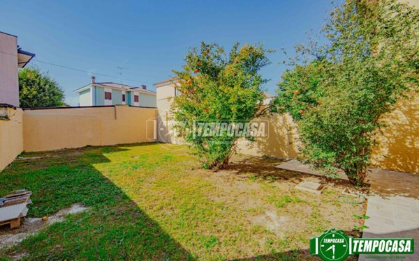 casa indipendente in vendita a Pavia in zona Centro Città