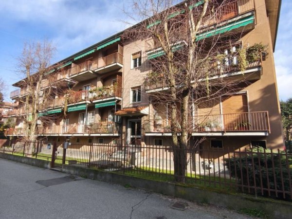 appartamento in vendita a Pavia in zona Pompieri