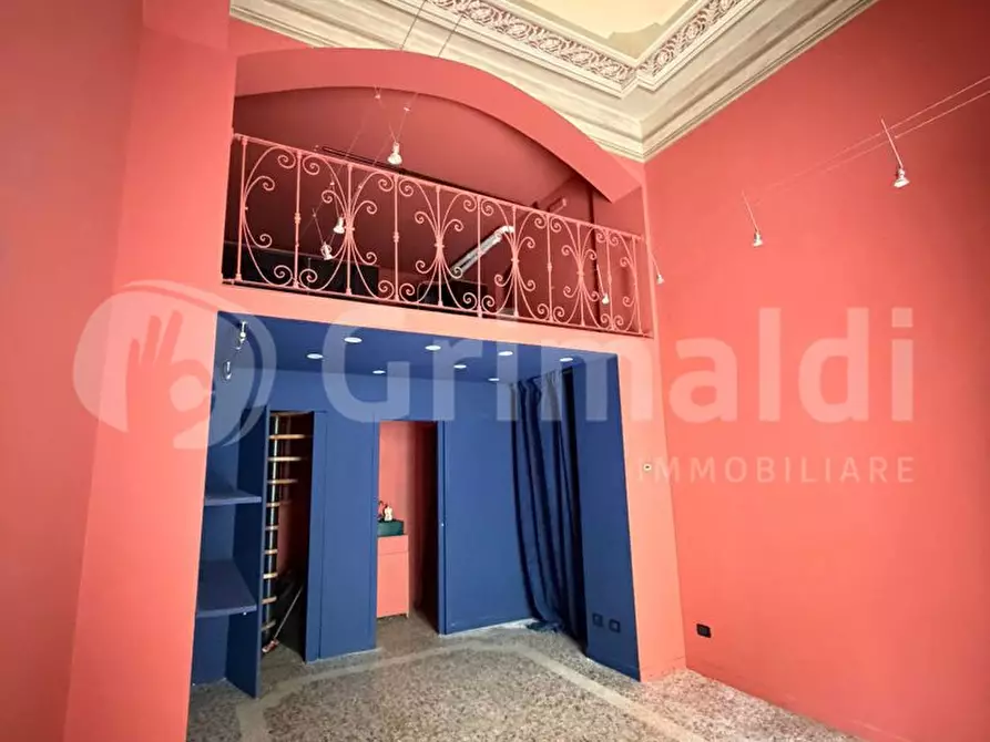 negozio in vendita a Pavia in zona Centro Città