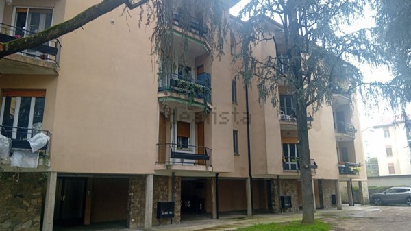 appartamento in vendita a Pavia in zona Vallone