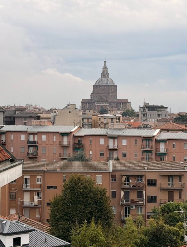 appartamento in vendita a Pavia in zona Centro Città