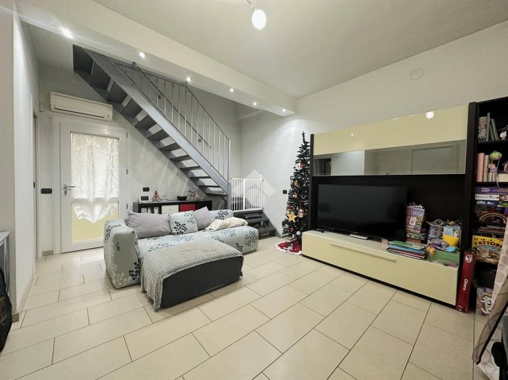 casa indipendente in vendita a Pavia in zona Mirabello