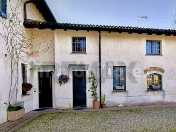casa indipendente in vendita a Pavia