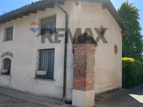 casa indipendente in vendita a Pavia