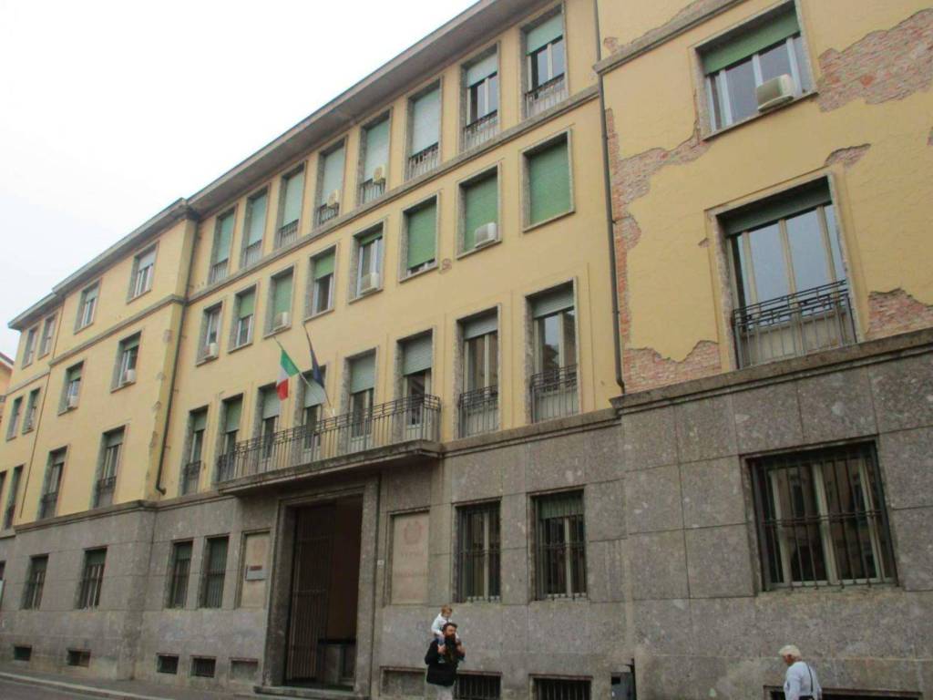 intera palazzina in vendita a Pavia in zona Centro Città