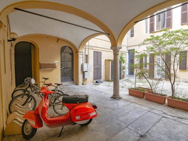 appartamento in vendita a Pavia in zona Centro Città