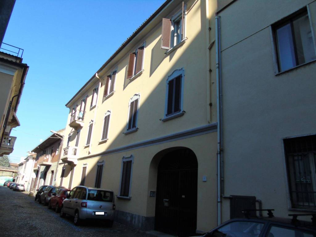 appartamento in vendita a Pavia in zona Stazione
