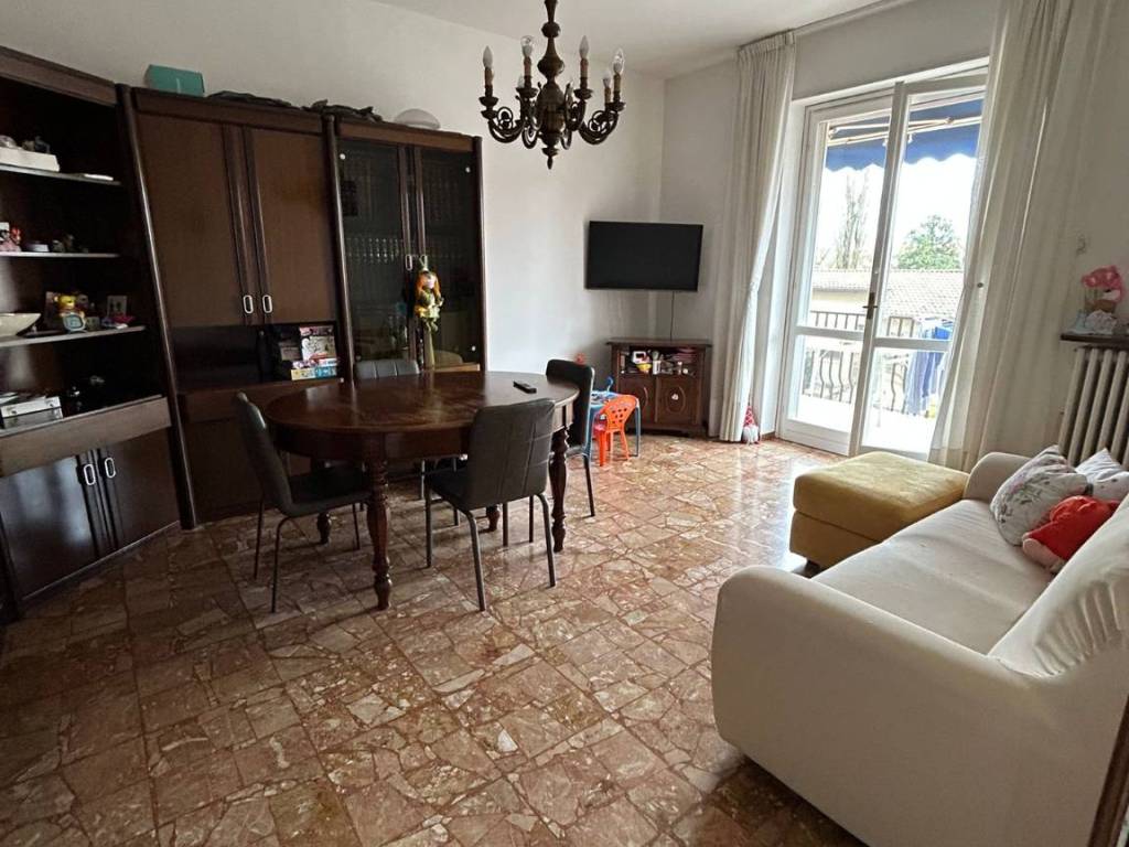 appartamento in vendita a Pavia in zona Policlinico