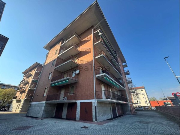 appartamento in vendita a Pavia in zona Campari
