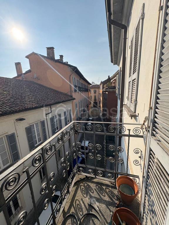 appartamento in vendita a Pavia in zona Centro Città