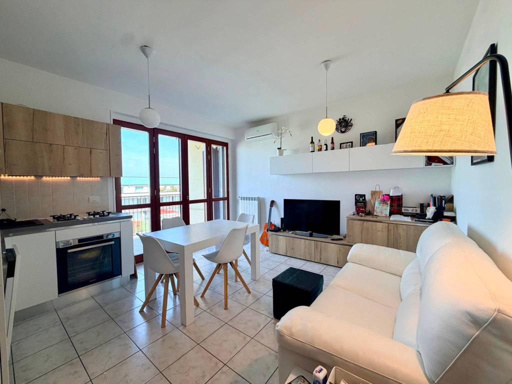 appartamento in vendita a Pavia in zona Policlinico