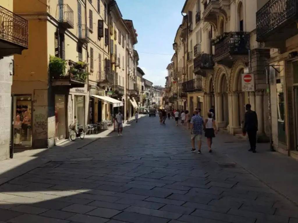 appartamento in vendita a Pavia in zona Centro Città