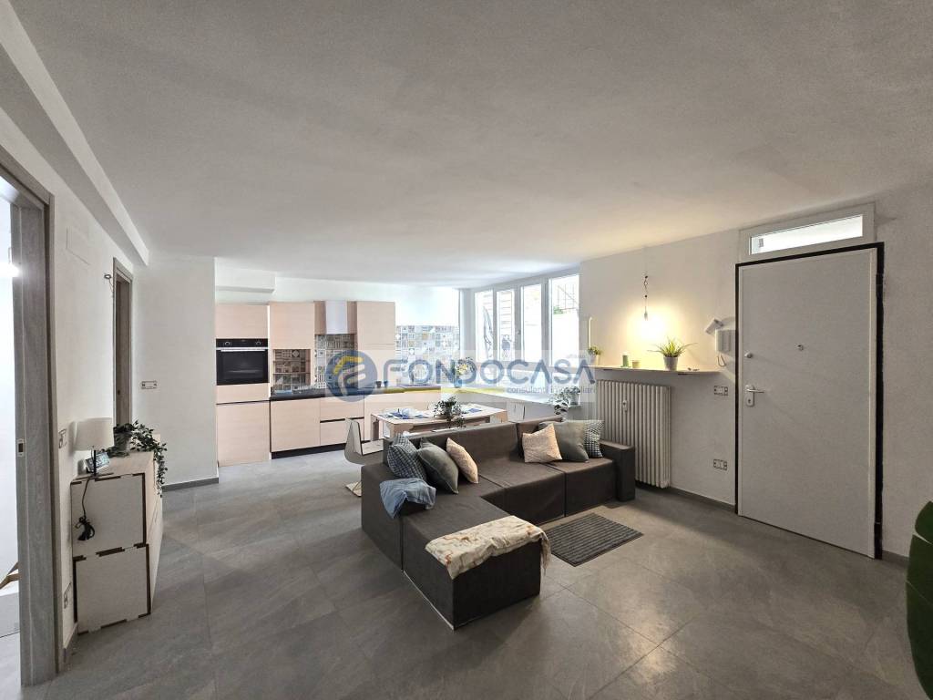 appartamento in vendita a Pavia in zona Centro Città