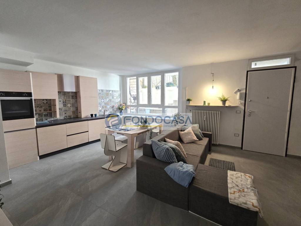 appartamento in vendita a Pavia in zona Centro Città