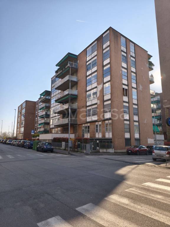 appartamento in vendita a Pavia in zona Stazione