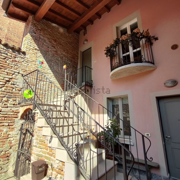 casa indipendente in vendita a Pavia in zona Centro Città