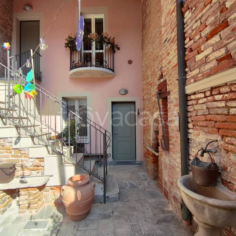 appartamento in vendita a Pavia in zona Centro Città