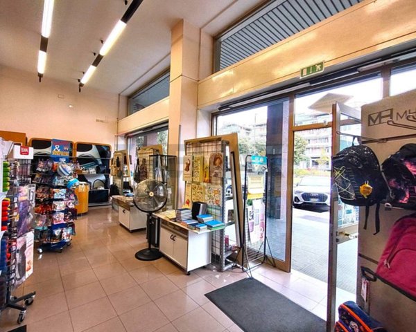 locale commerciale in vendita a Pavia in zona Viale Della Libertà