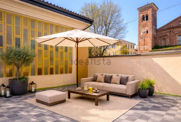 appartamento in vendita a Pavia in zona Centro Città