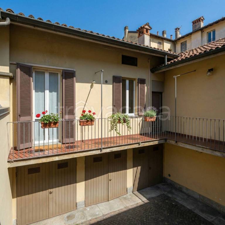 appartamento in vendita a Pavia in zona Centro Città