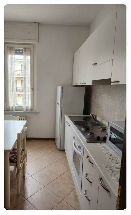 appartamento in vendita a Pavia in zona Pompieri