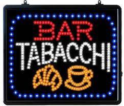 negozio in vendita a Pavia in zona Centro Città