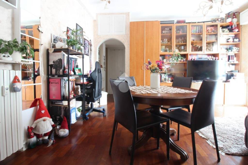 appartamento in vendita a Pavia in zona Centro Città