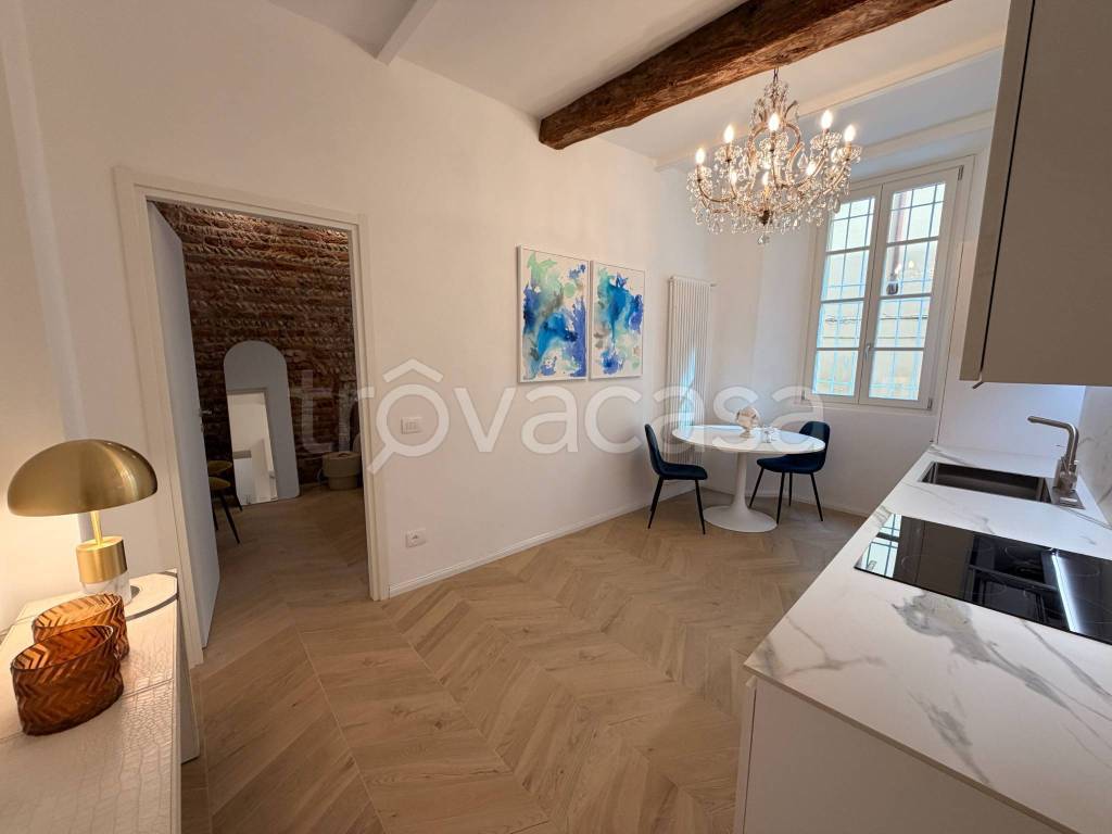 appartamento in vendita a Pavia in zona Centro Città