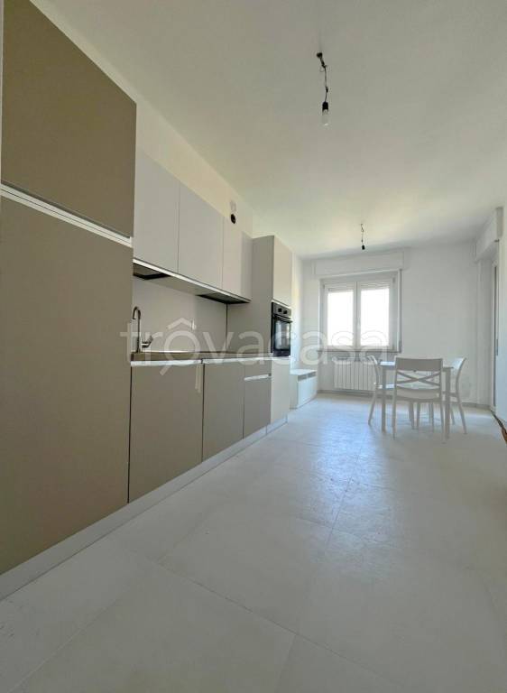 appartamento in vendita a Pavia in zona Vallone