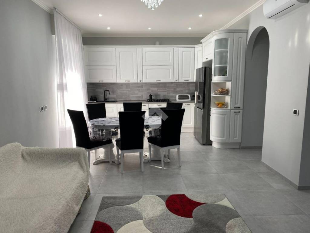 casa indipendente in vendita a Pavia in zona Fossarmato