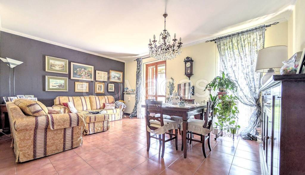 appartamento in vendita a Pavia in zona Vallone