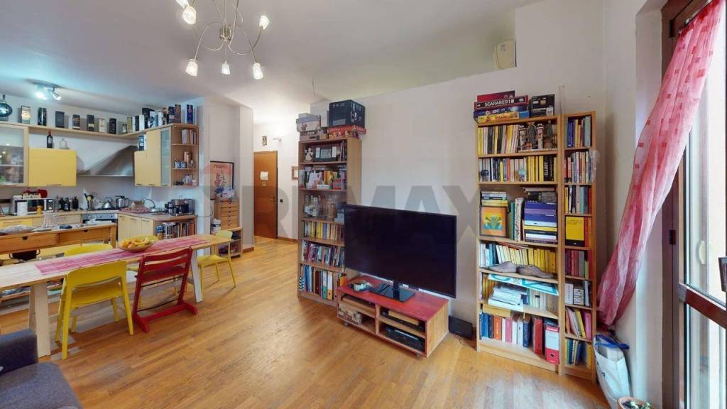 appartamento in vendita a Pavia in zona Chiozzo