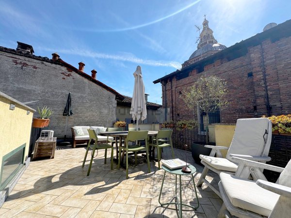 appartamento in vendita a Pavia in zona Centro Città