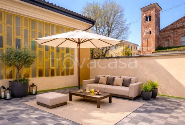 appartamento in vendita a Pavia in zona Centro Città