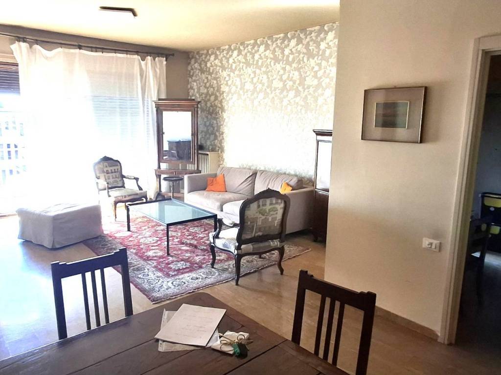 appartamento in vendita a Pavia in zona Stazione