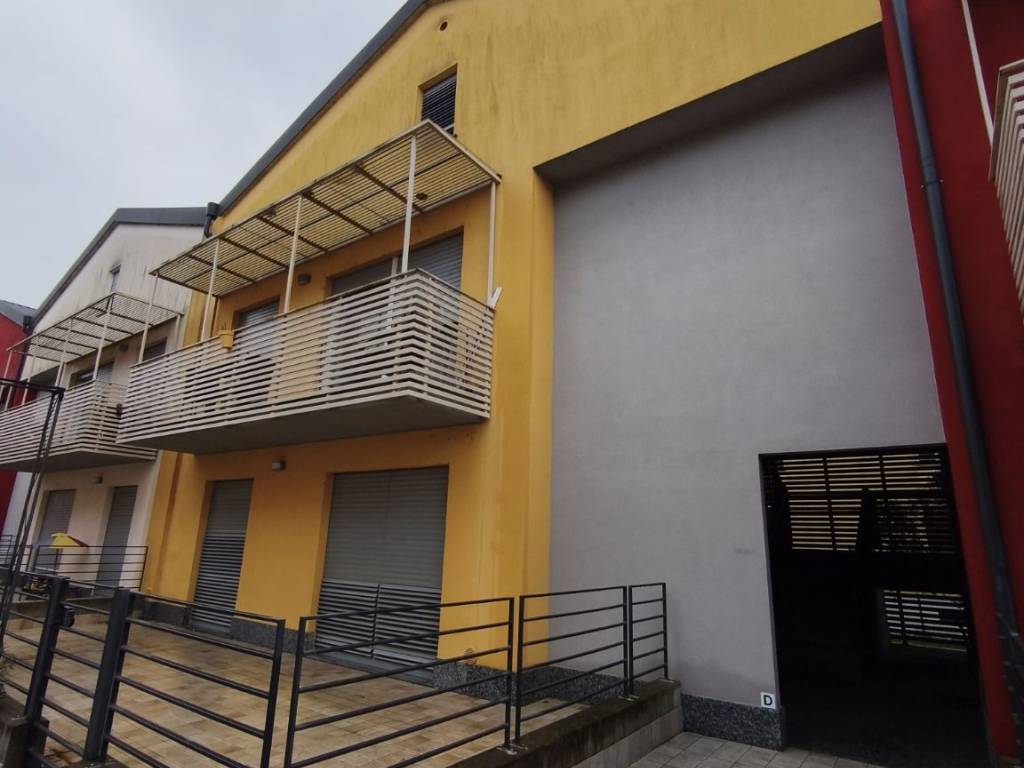 appartamento in vendita a Pavia in zona Casa sul Fiume